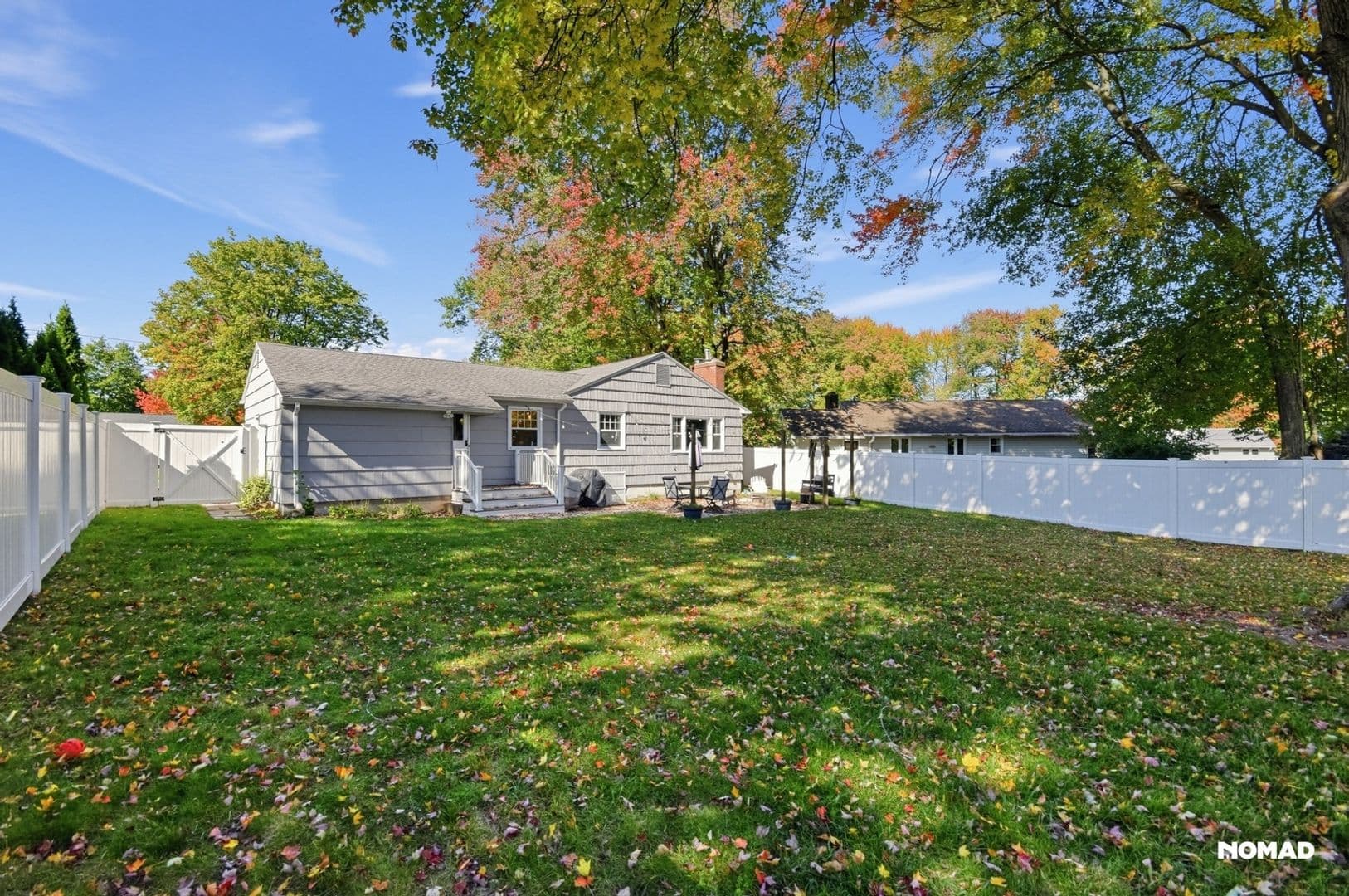 Newington House: 80 Knollwood Rd