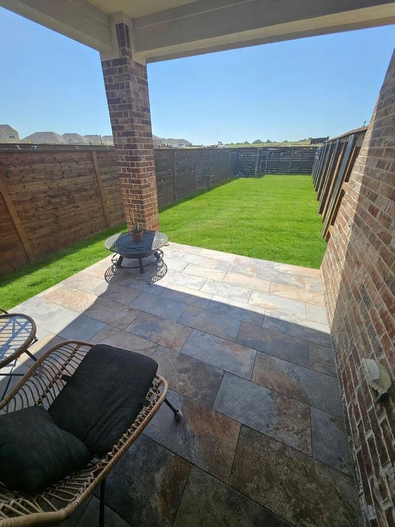 Mesquite House: 3512 Falcon Field