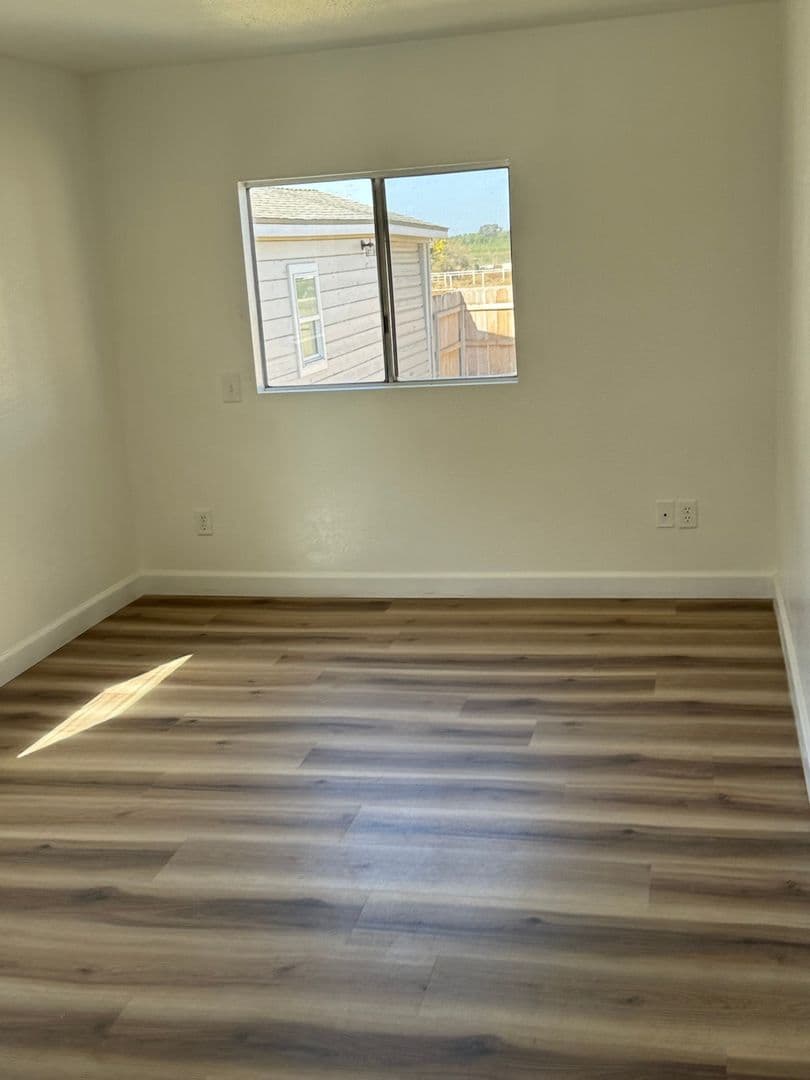 Visalia House: 16534 Avenue 291