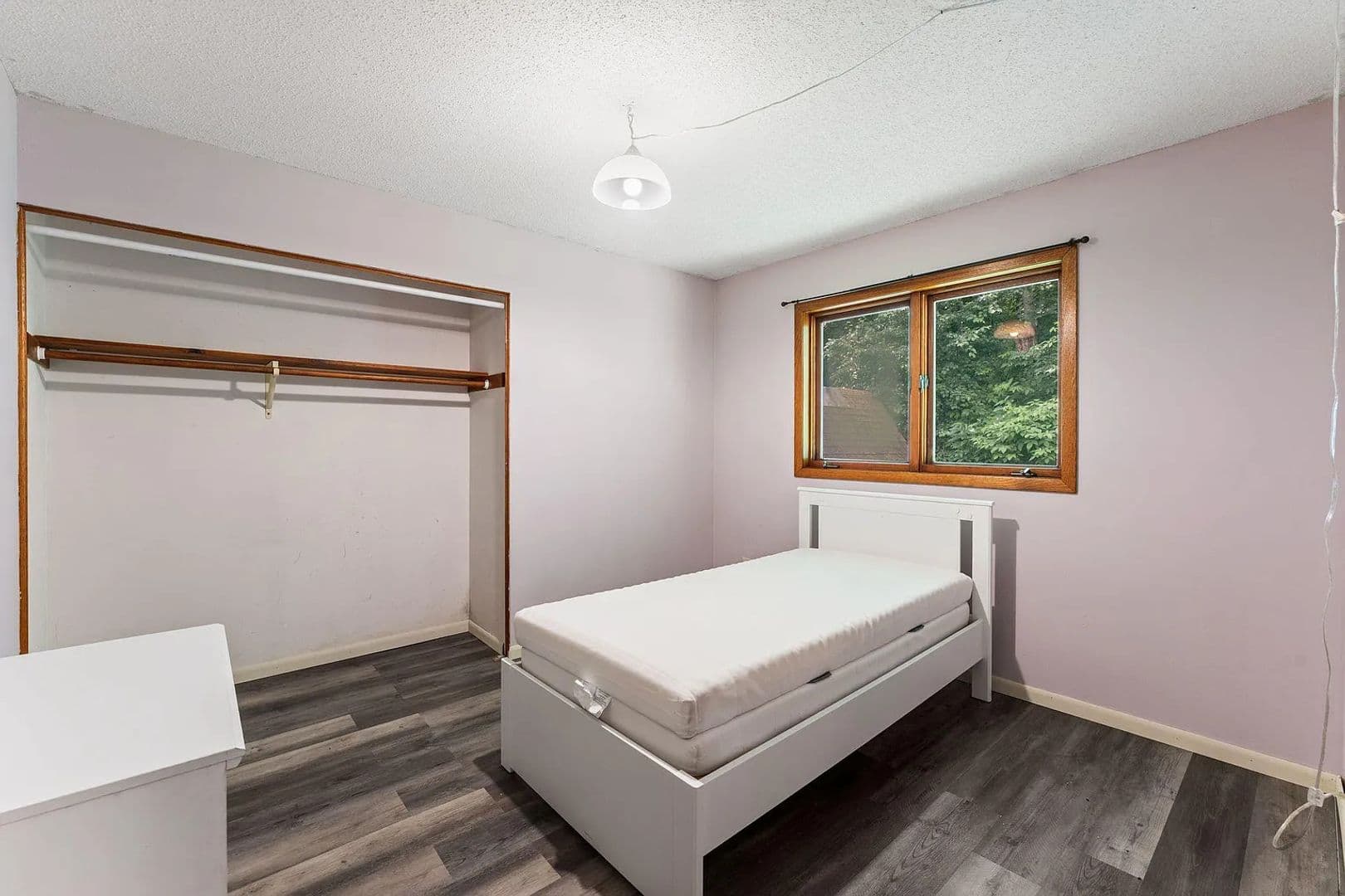 Cannon Falls House: 509 Mill St E