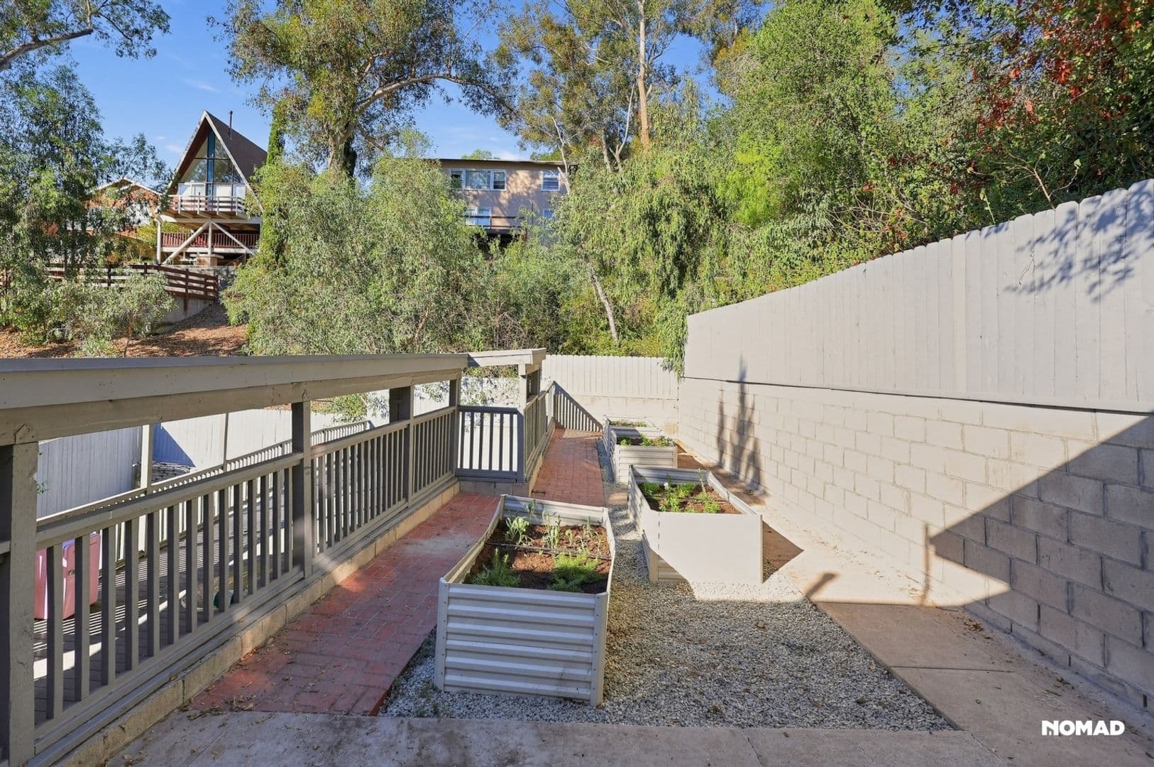 Los Angeles House: 4875 Wicopee Ave