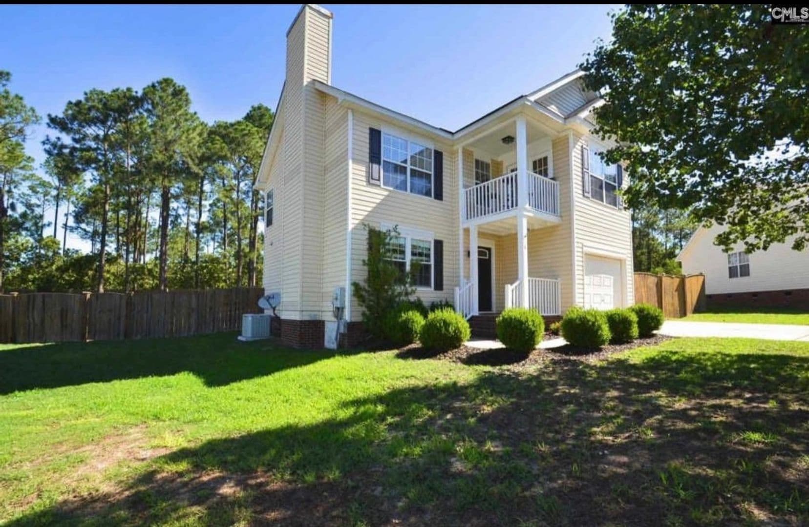 Columbia House: 6 White Wing Ct