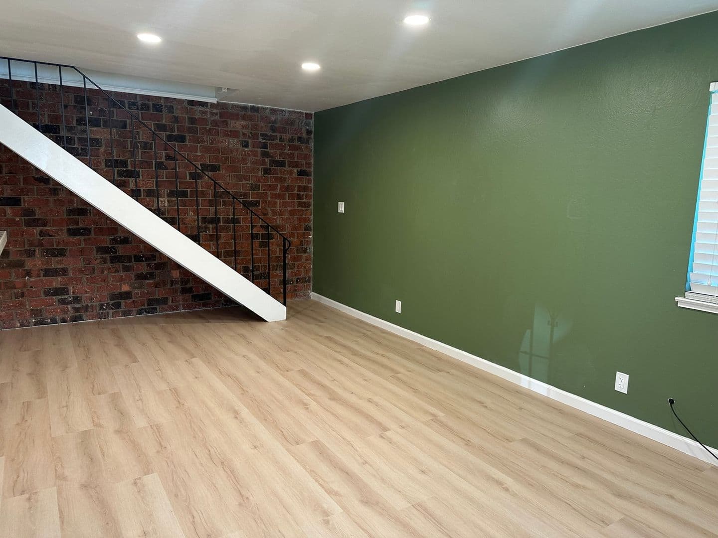 Auburn Condo: 3673 Park Dr