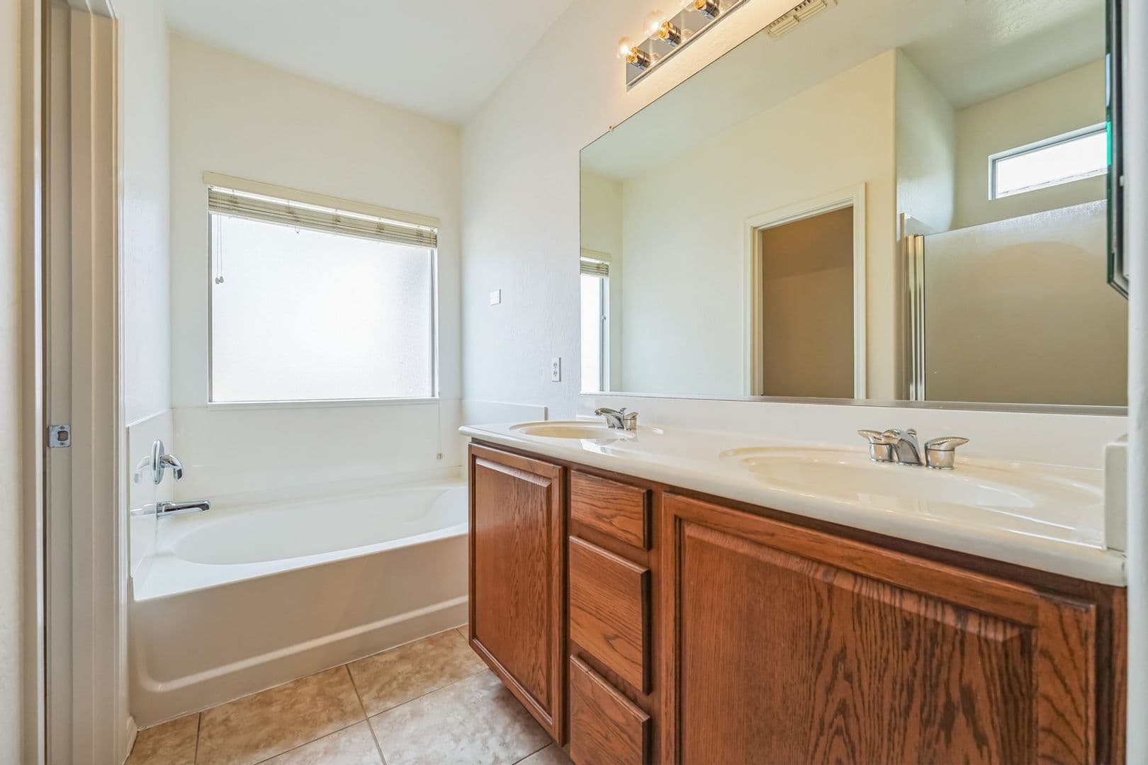 Gilbert House: 1268 E Birdland Dr
