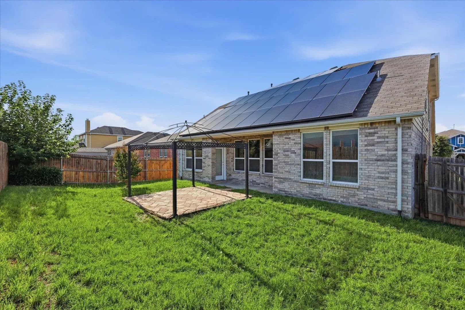 Fort Worth House: 517 High Desert Dr