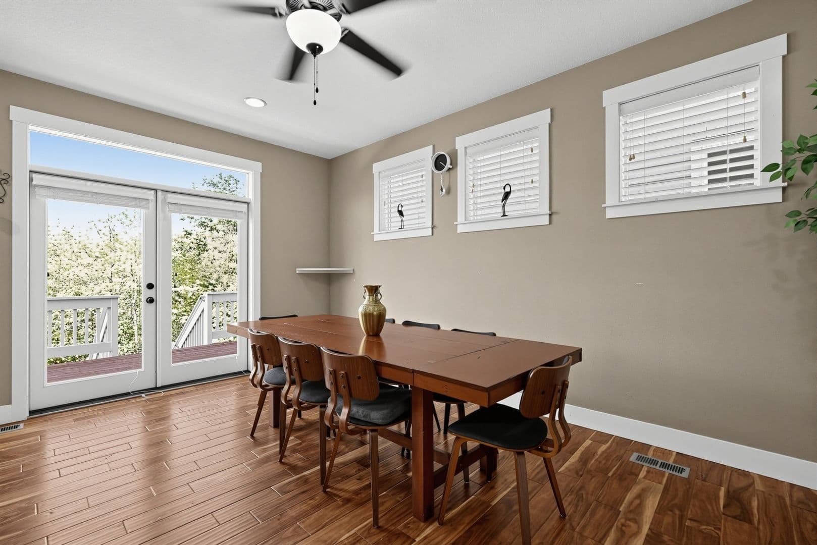 Portland House: 3830 NW Unrath Pl