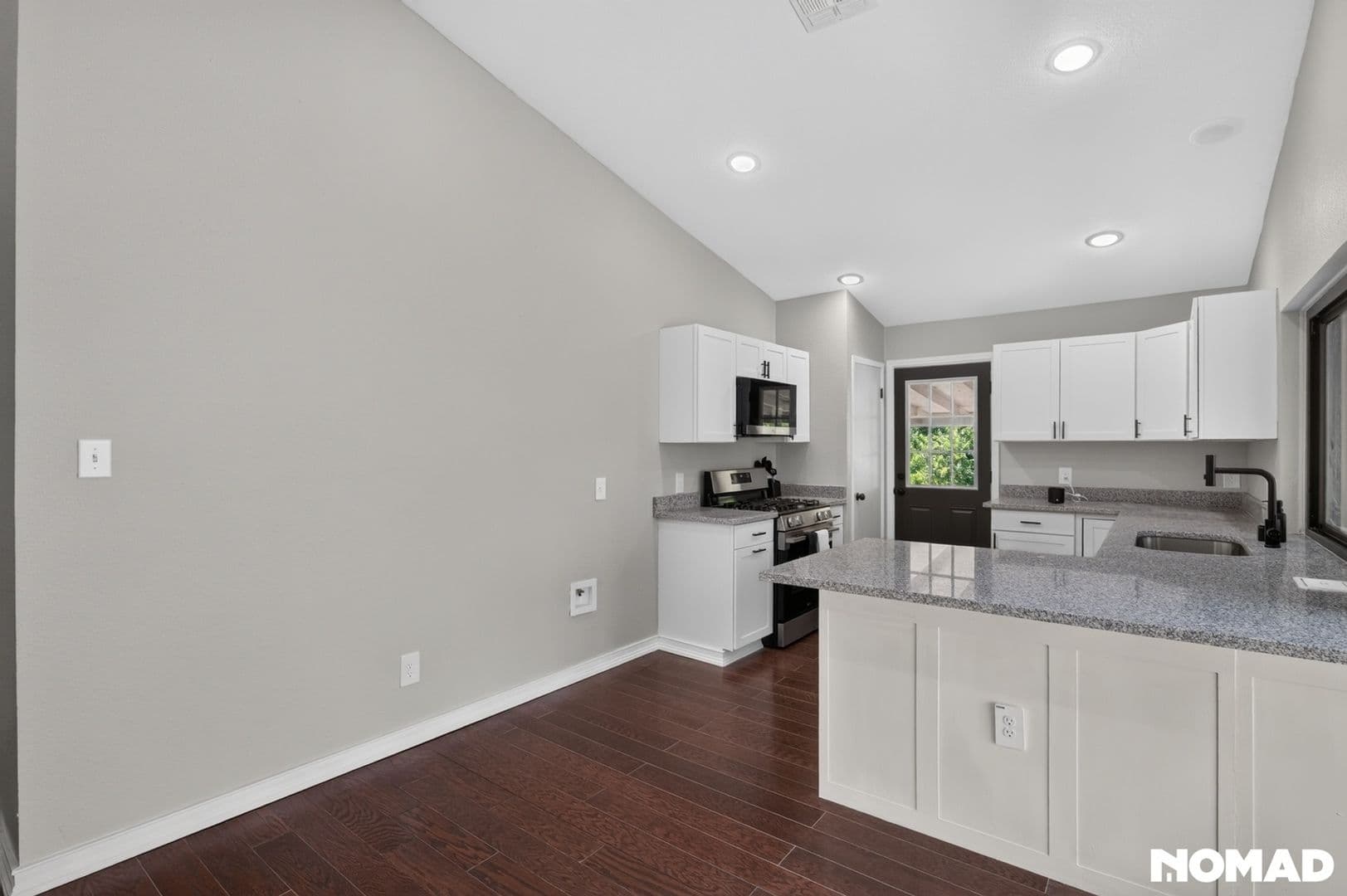 San Antonio House: 2715 Lakemist St
