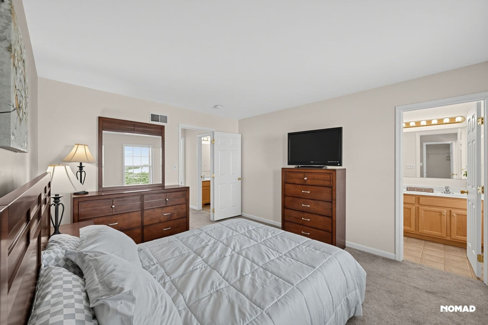 Carlisle Townhome: 318 Sherman Ave