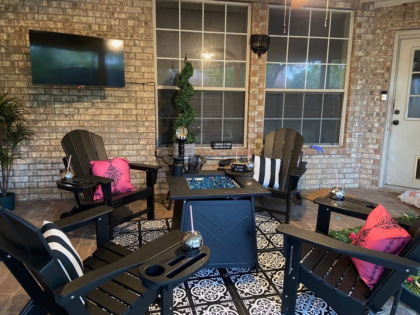 The Colony House: 5557 Big River Dr
