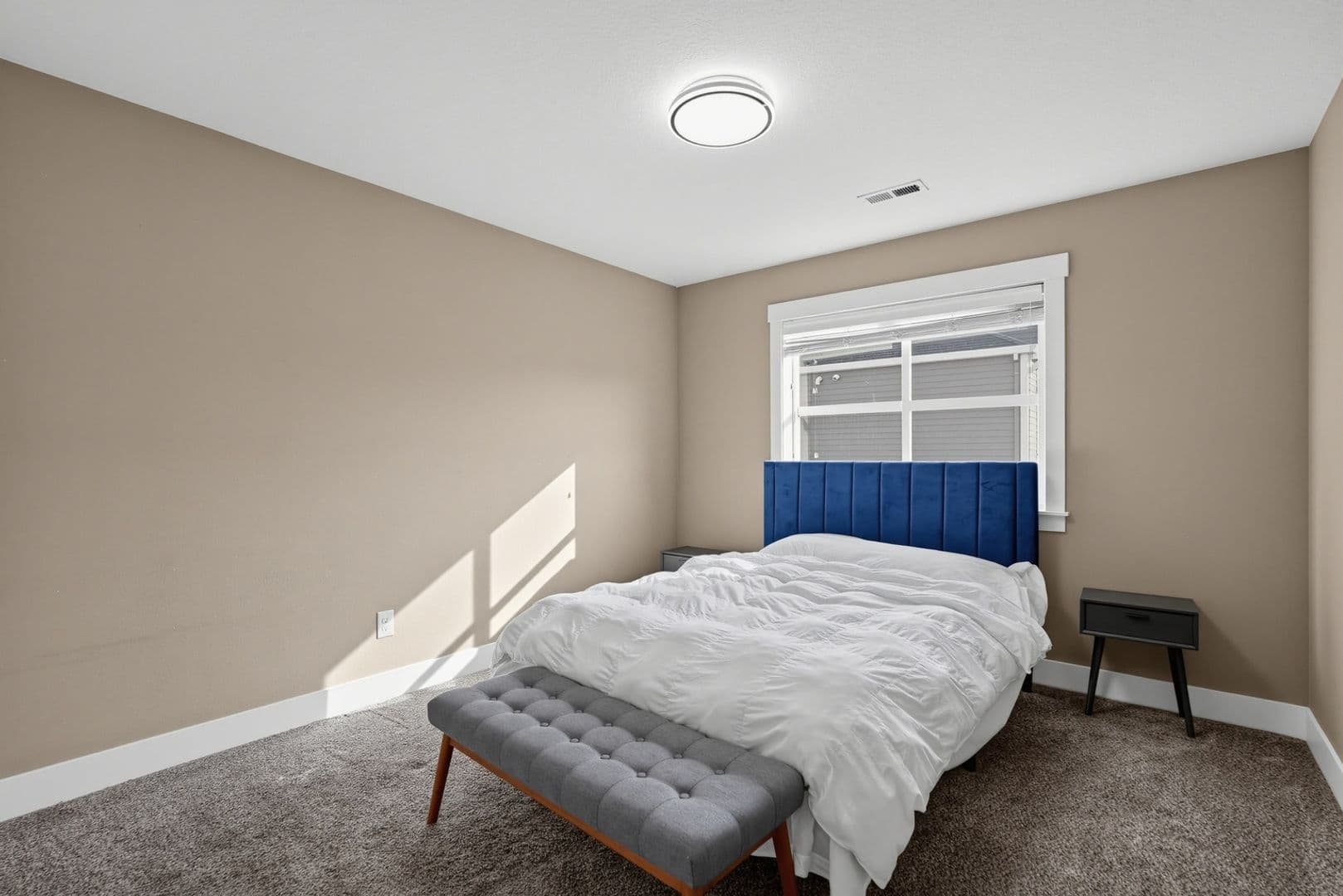 Portland House: 3830 NW Unrath Pl