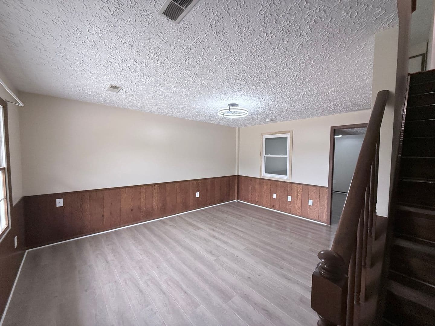 Akron Townhome: 3198 Dewalt Dr