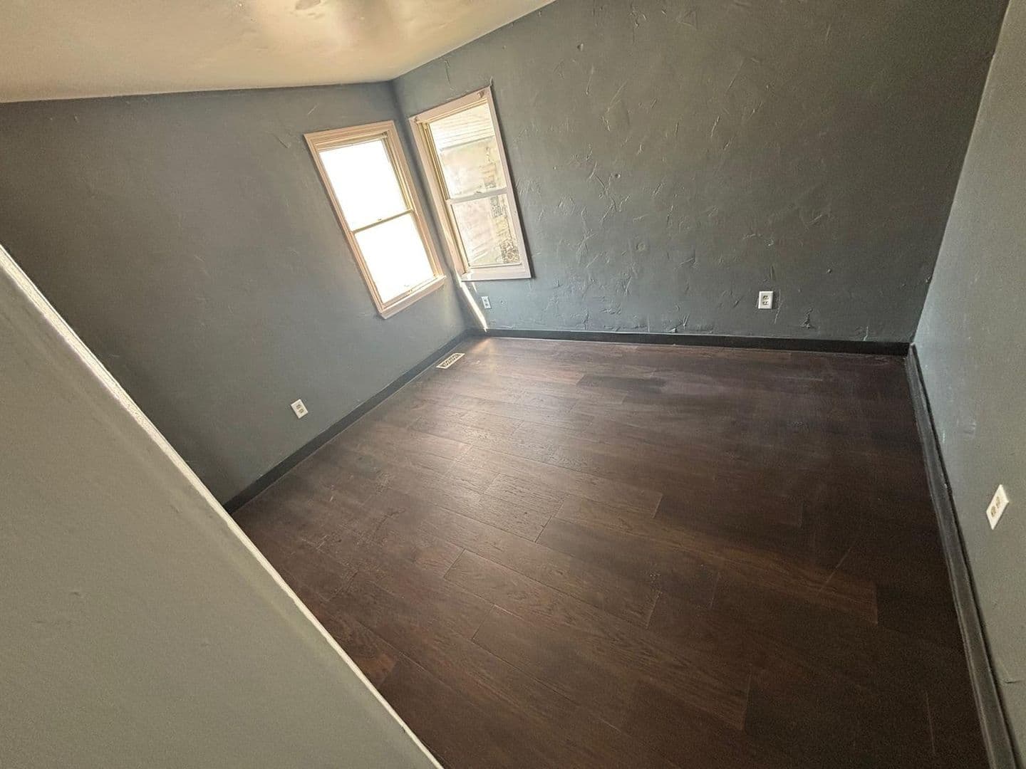 Lansing House: 1216 W Mount Hope Ave
