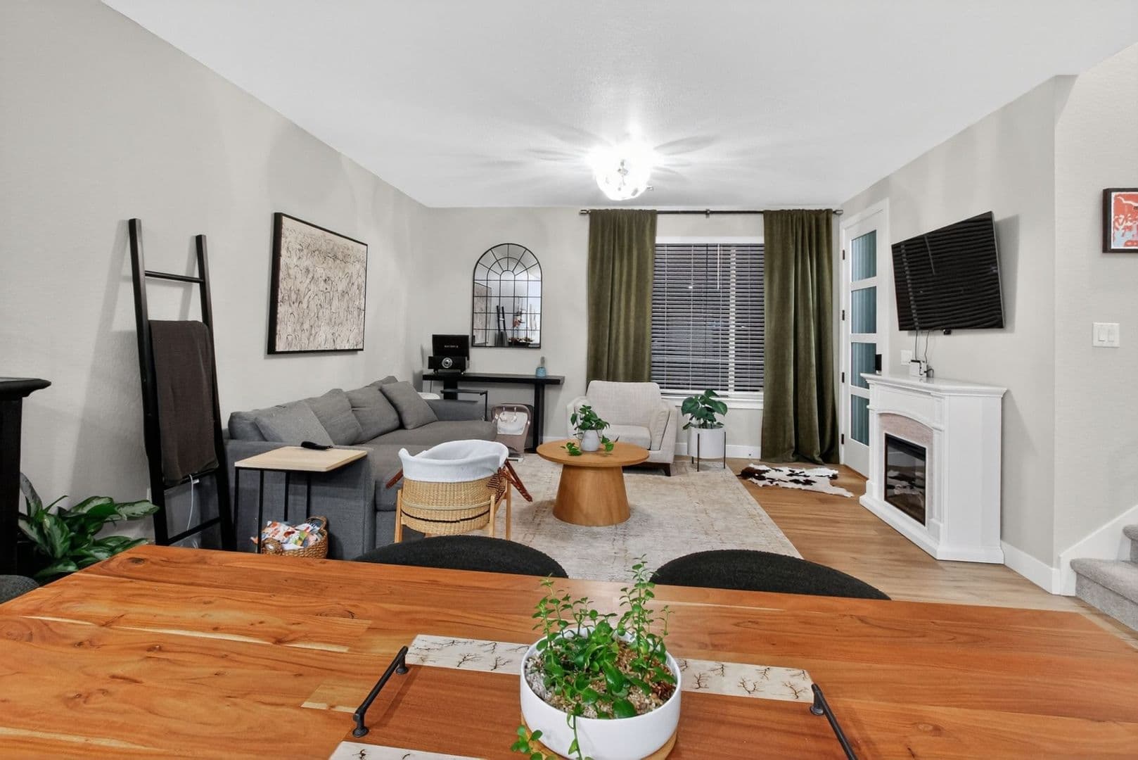 Parker House: 16370 Alzere Pl