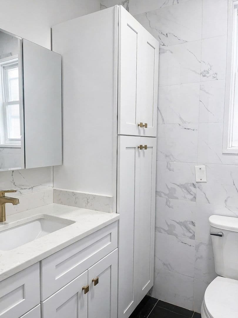 Jersey City Townhome: 207 Armstrong Ave