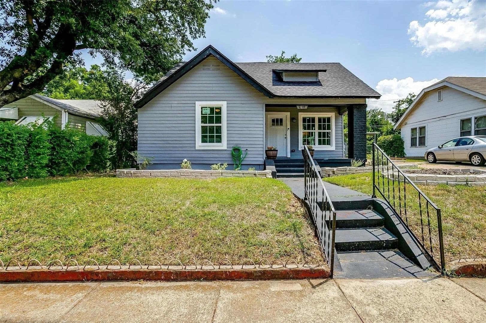 Fort Worth House: 1044 E Ramsey Ave
