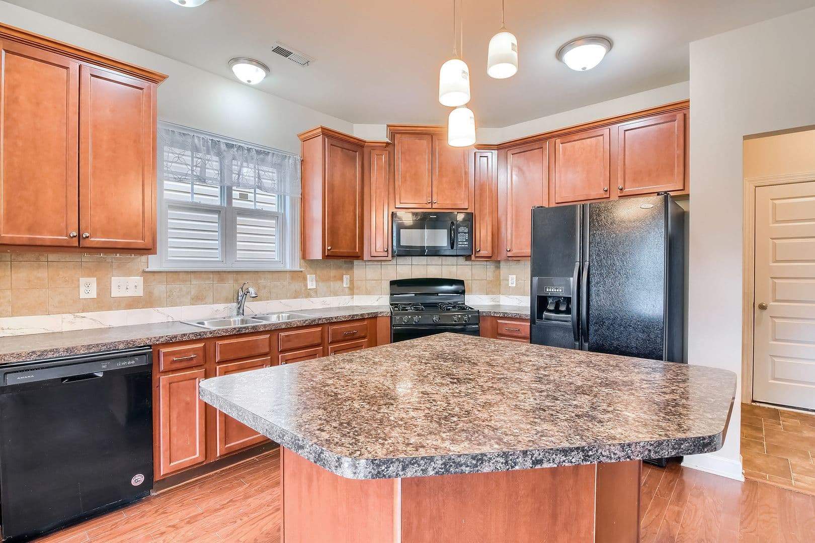 Morrisville House: 202 Roundhouse Lane