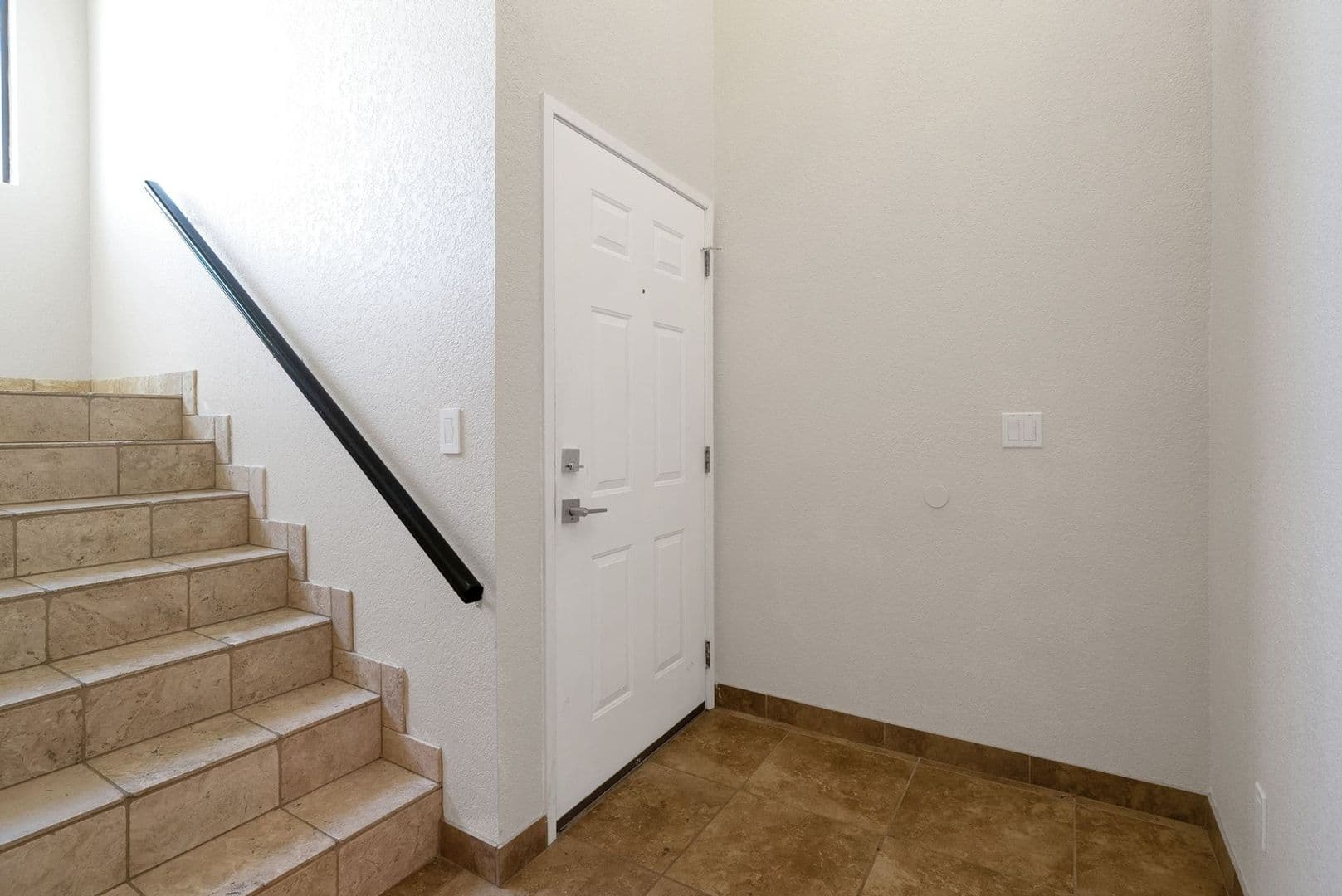 Bakersfield Townhome: 14500 Las Palmas Dr