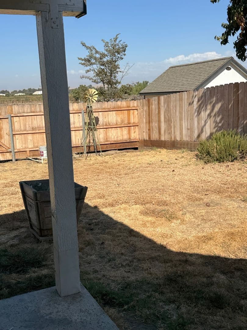 Visalia House: 16534 Avenue 291