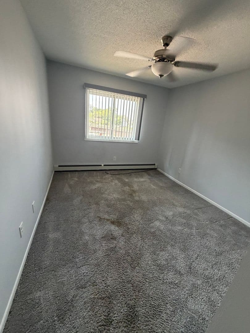Mound Condo: 4387 Wilshire Blvd