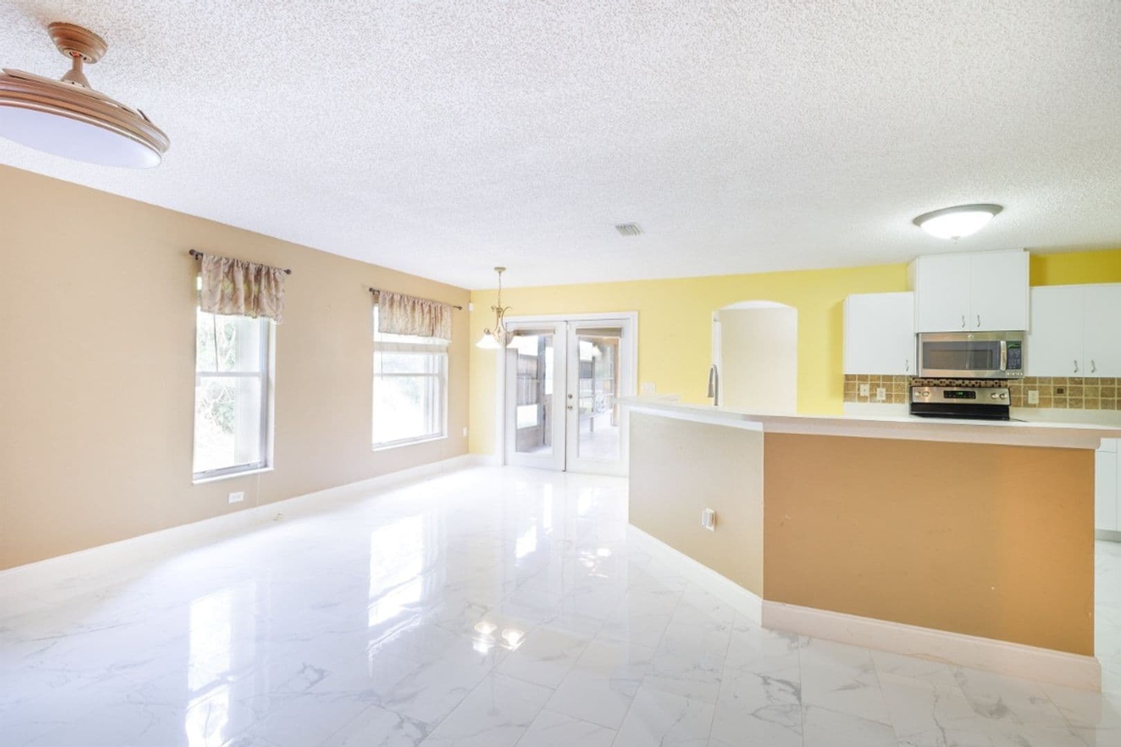 Palm Bay House: 1515 Nona St NE