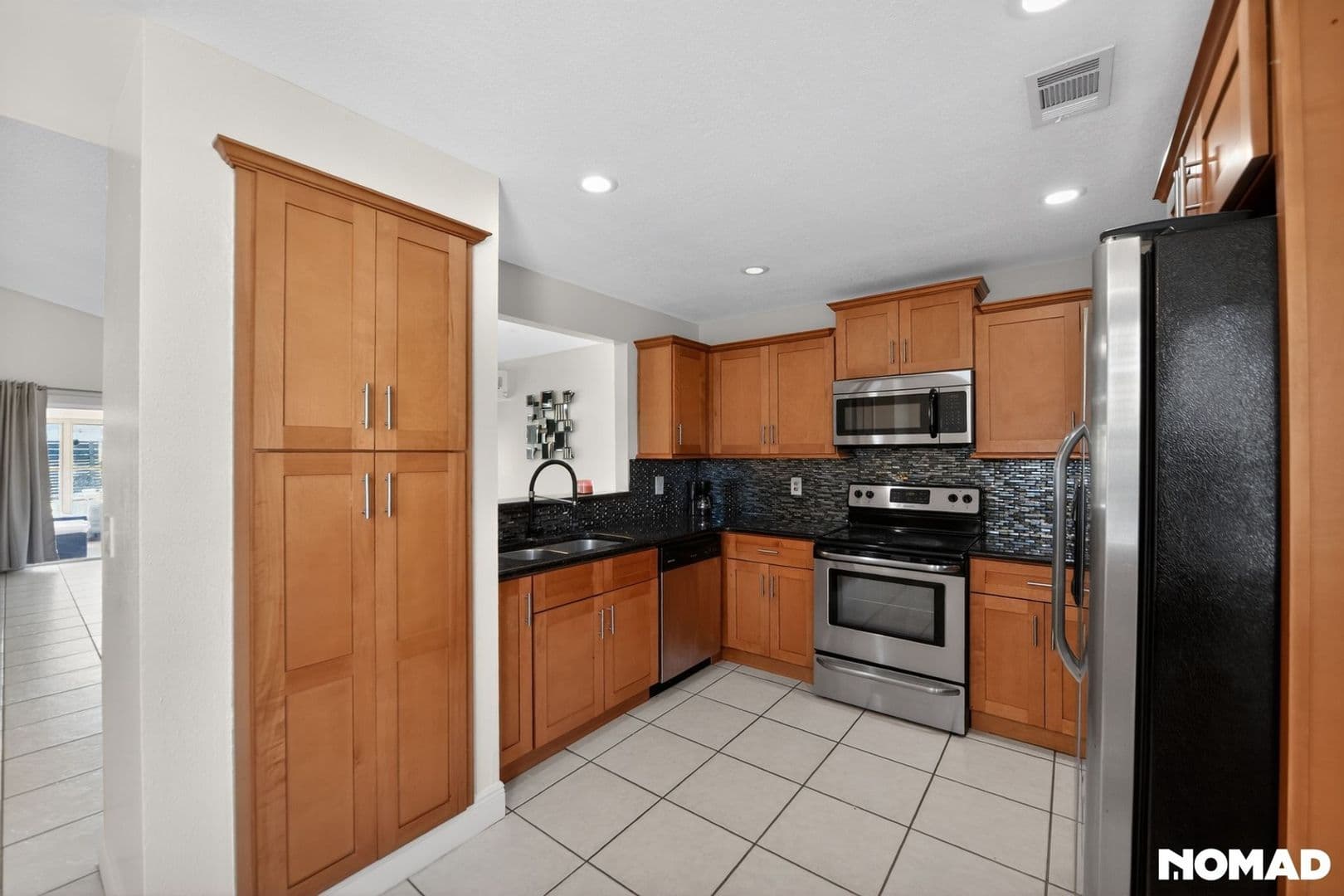 Orlando House: 293 Chicago Woods Cir