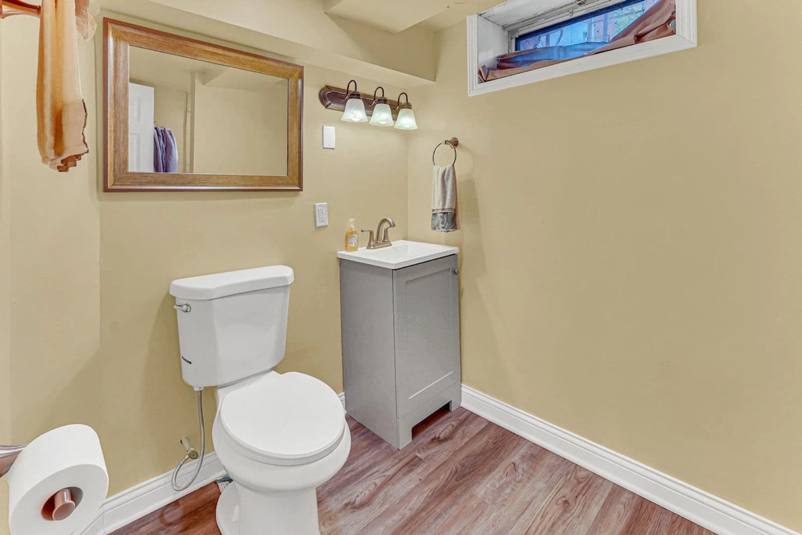 Chicago House: 7450 S Euclid Pkwy