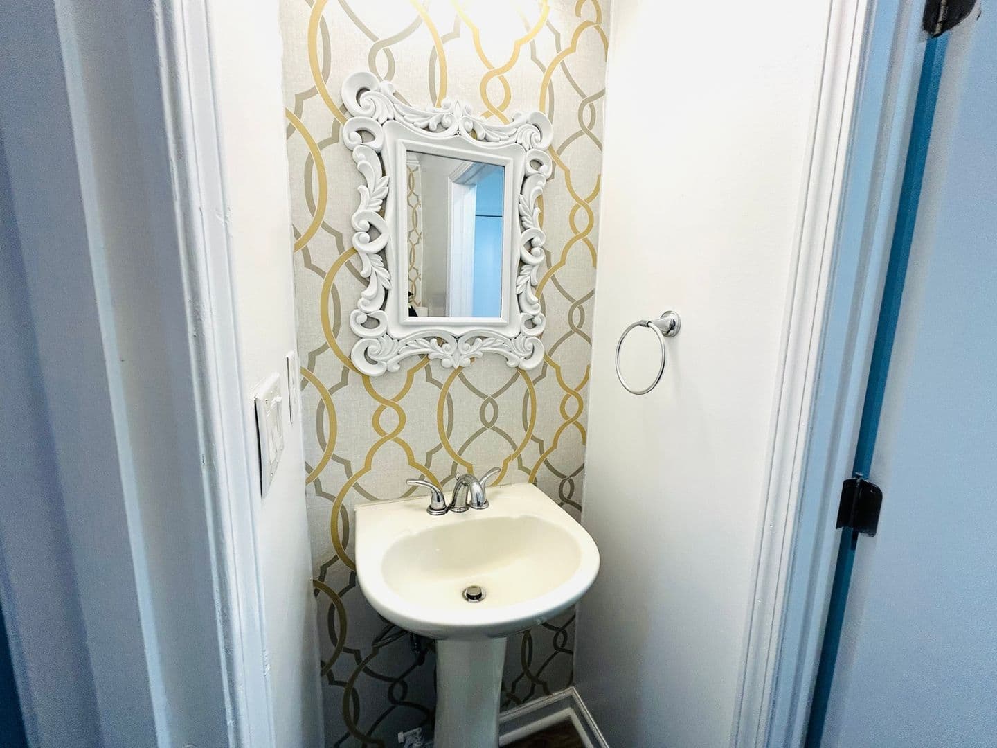 Snellville House: 2664 Abington Dr