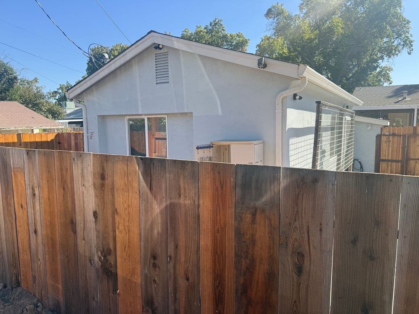 Modesto House: 1825 Roble Ave