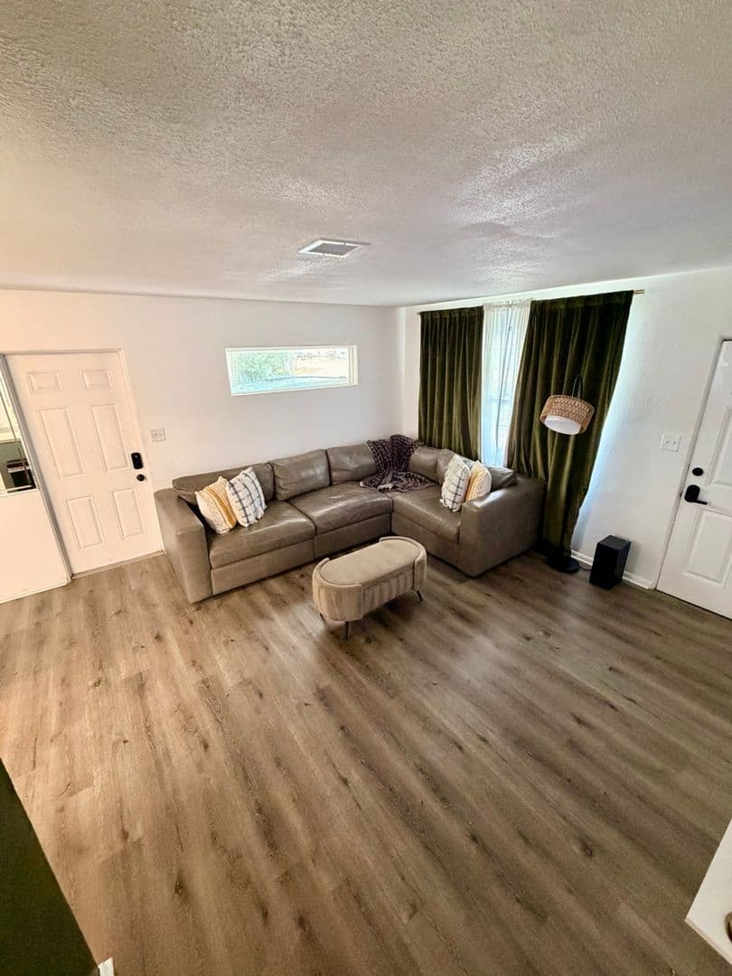 Orlando House: 3501 E Grant Ave