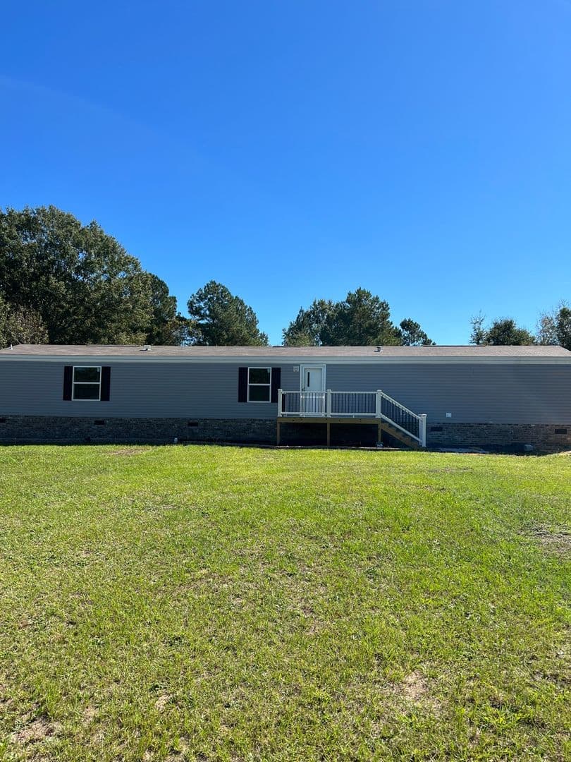 Waynesboro House: 292 N Plantation Rd