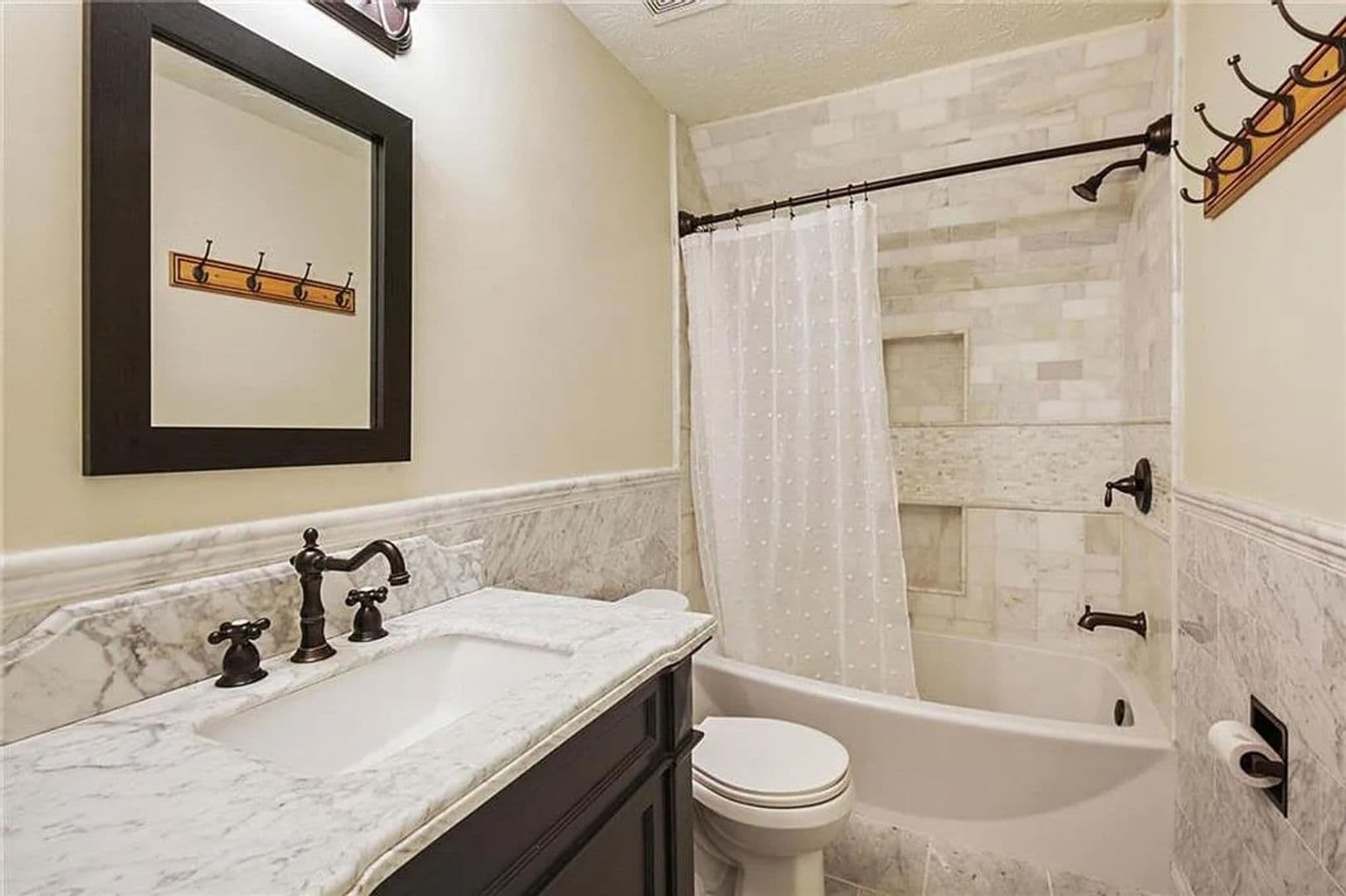 Villa Rica House: 1370 Fernwood Ct