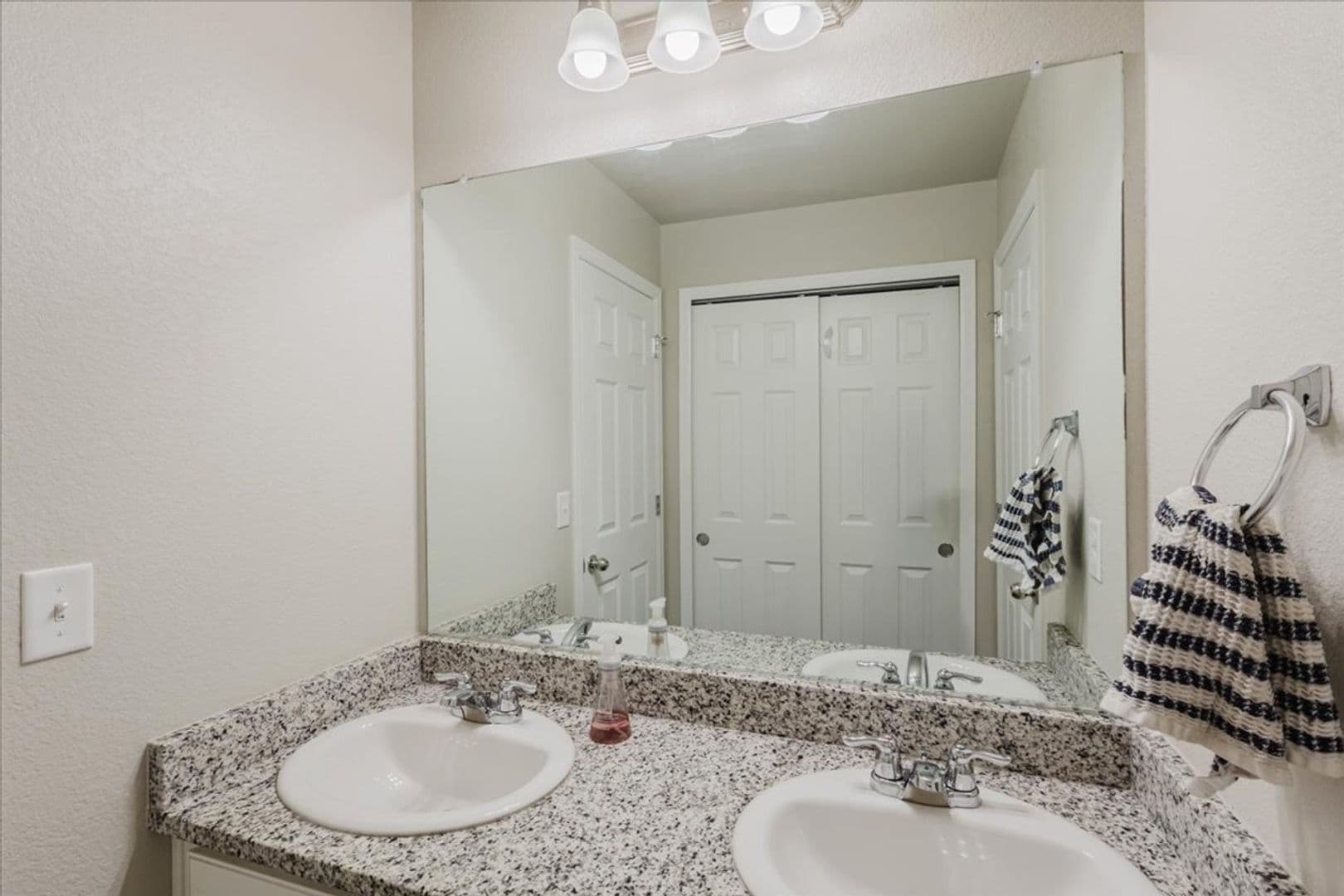 Denver House: 19085 E 66th Ave