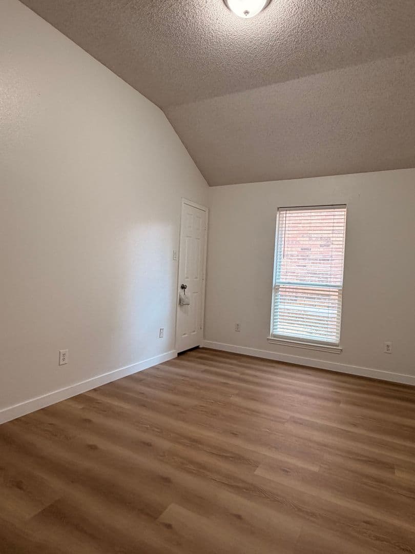 Fort Worth House: 7562 John T White Rd