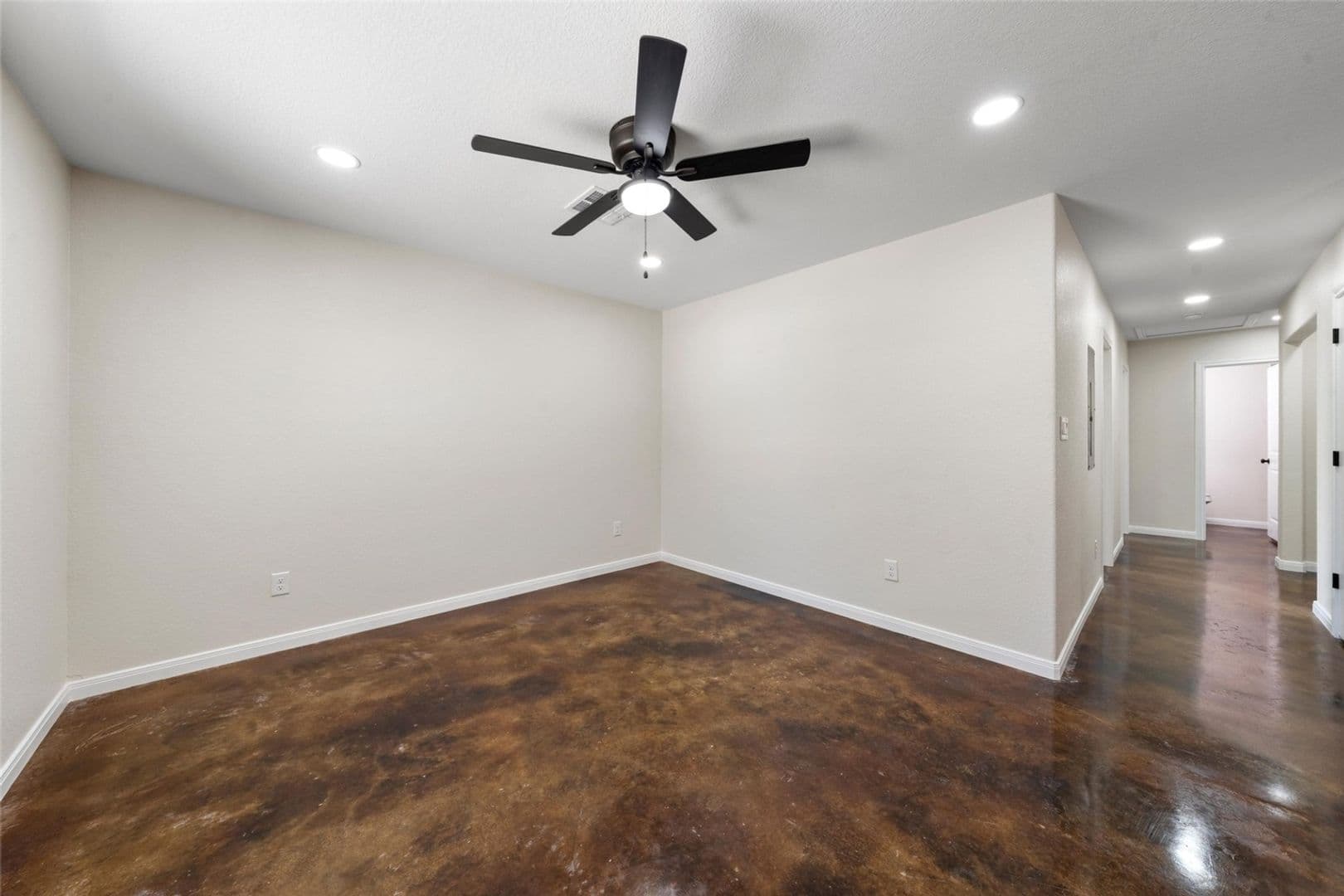 Waco Townhome: 1716 N 12th St