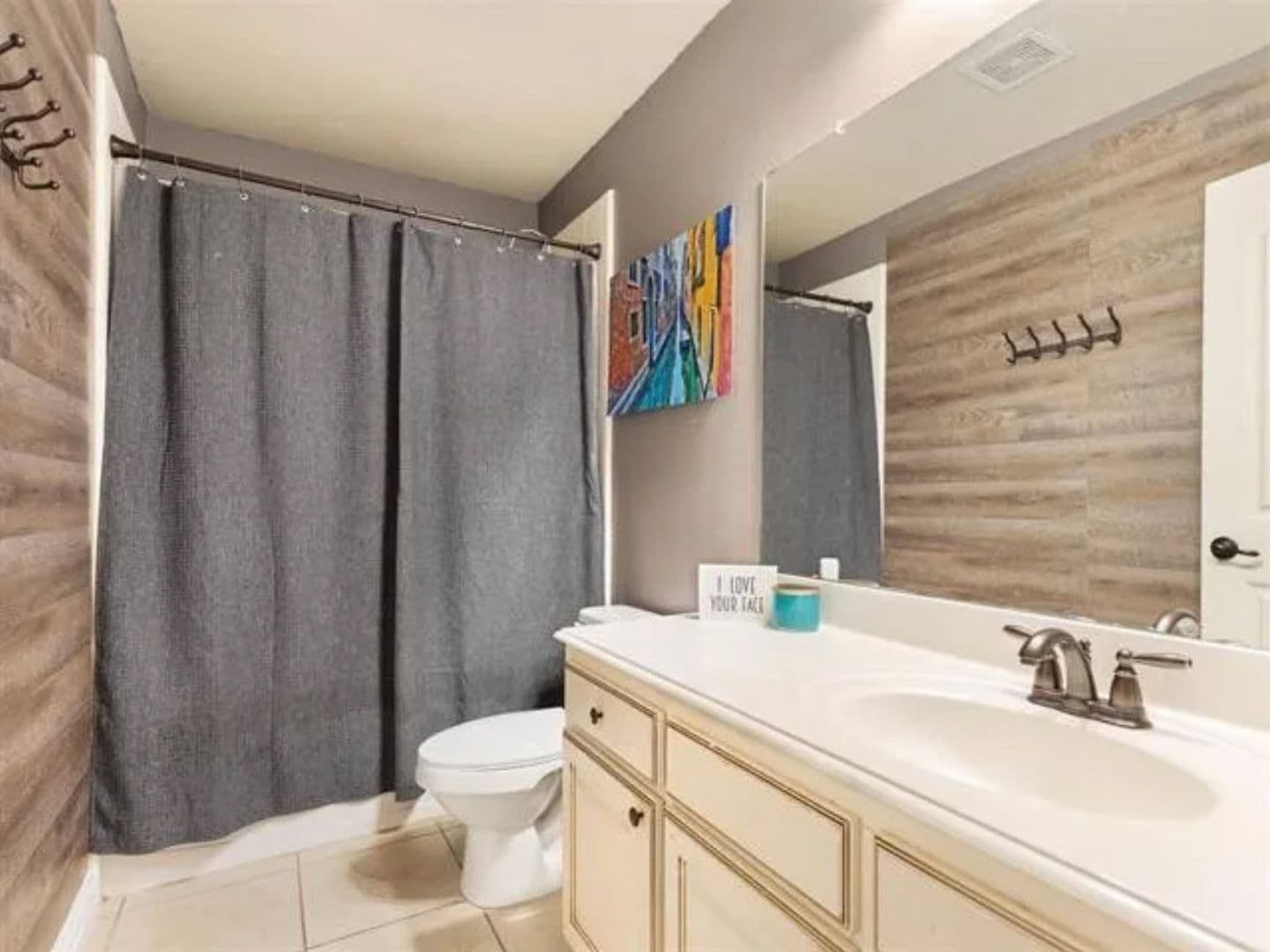 Forney House: 1052 Lufkin Ln