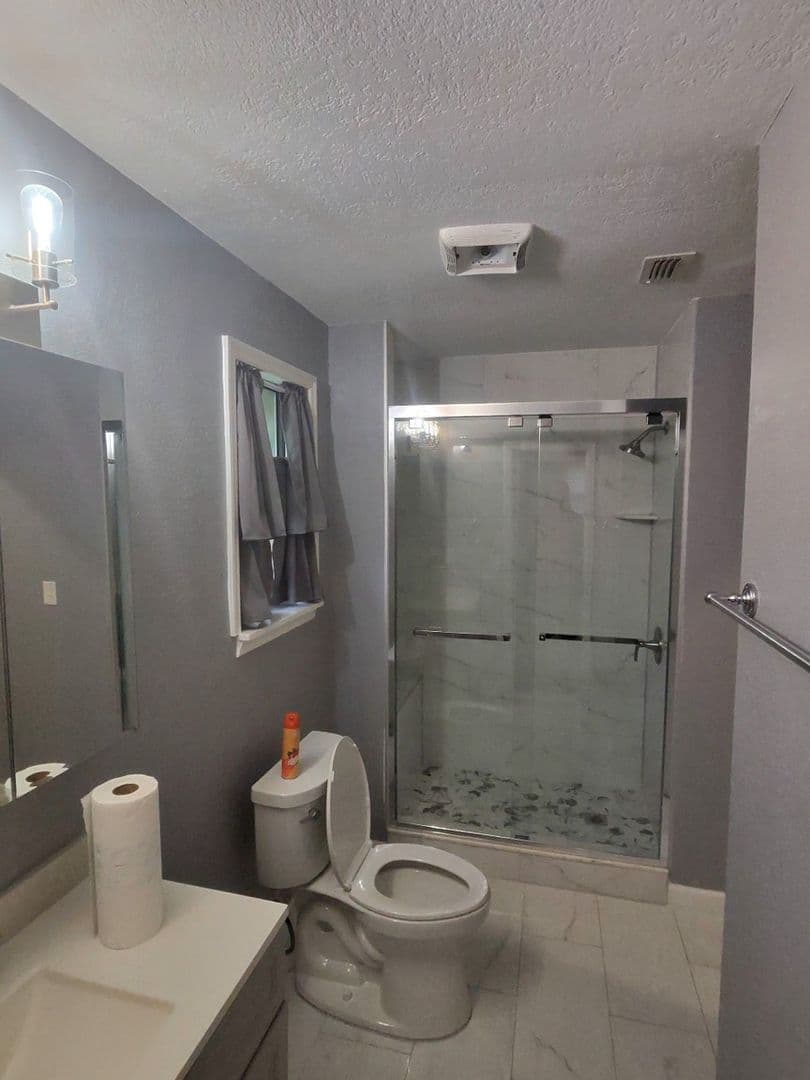 Jacksonville House: 7325 Calvin St