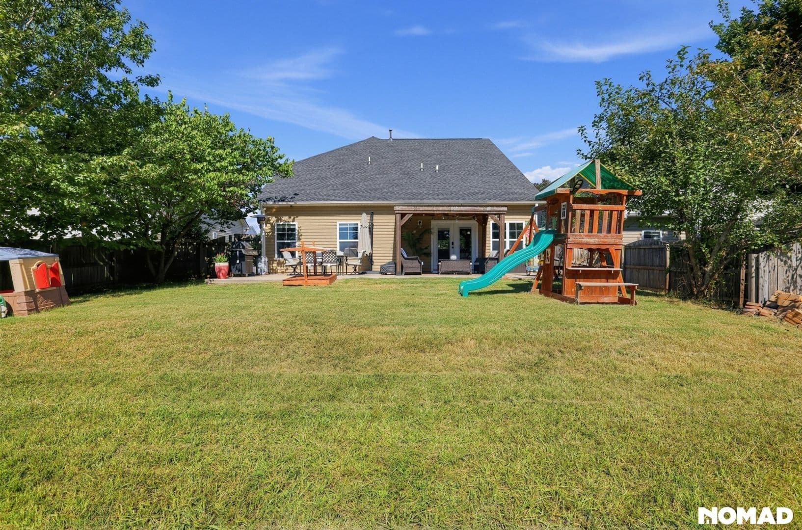 Simpsonville House: 302 Barrett Chase Dr