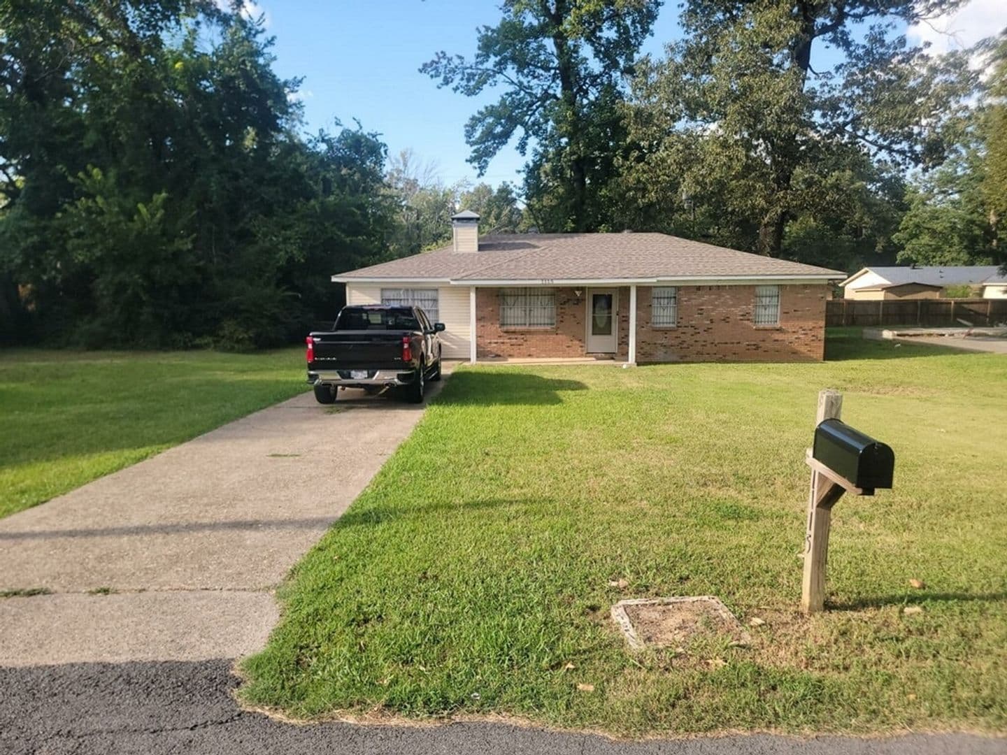 Jacksonville House: 1115 Ray Rd