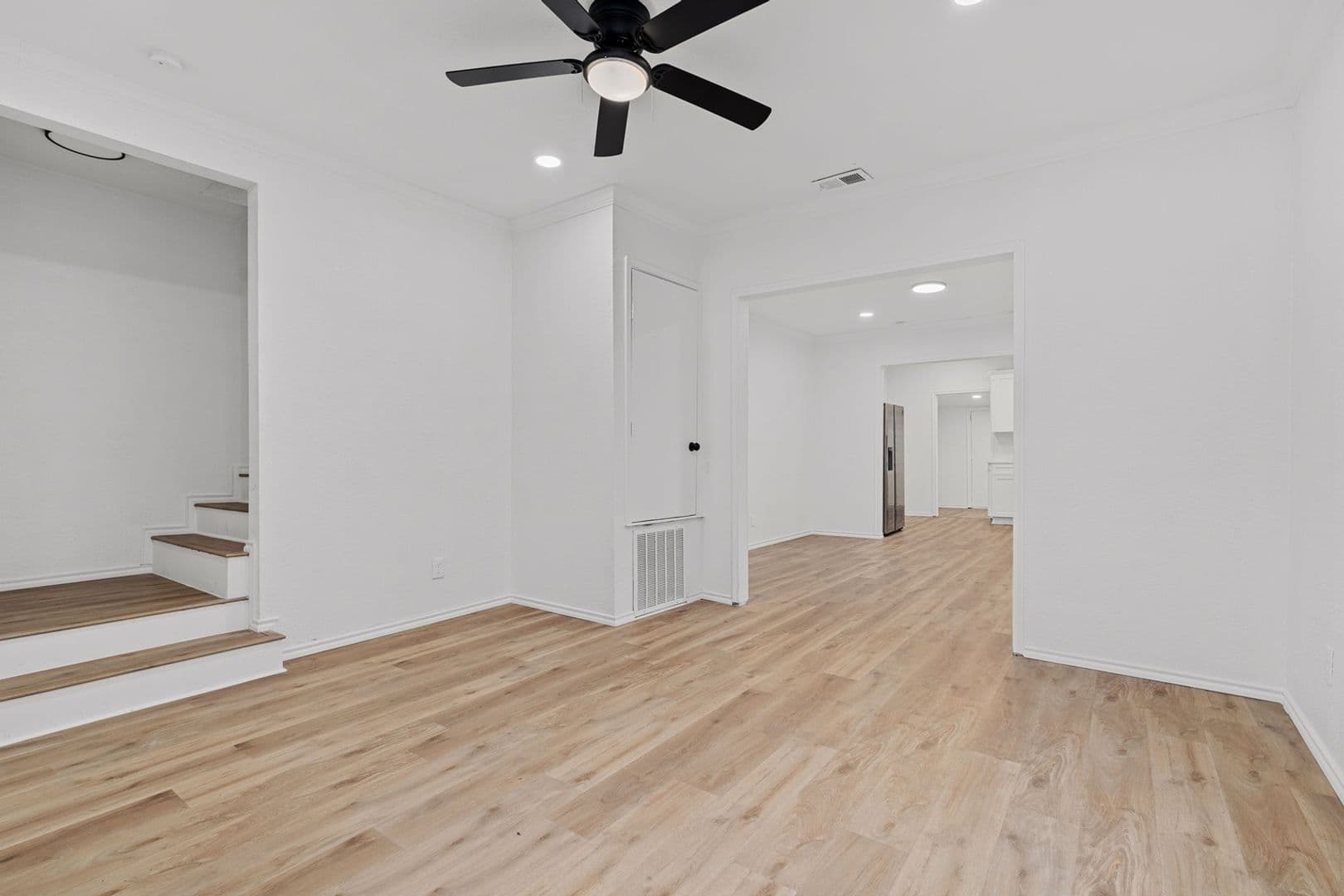 Fort Worth House: 1032 E Tucker St