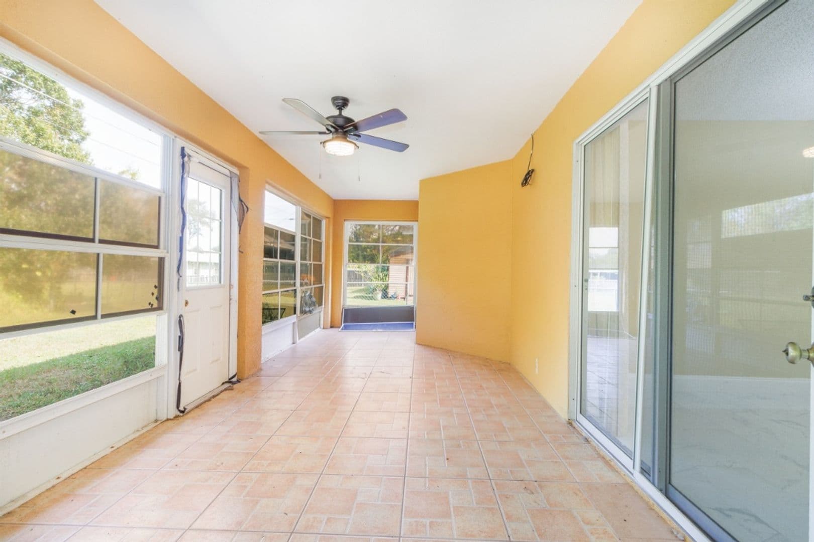 Palm Bay House: 1515 Nona St NE