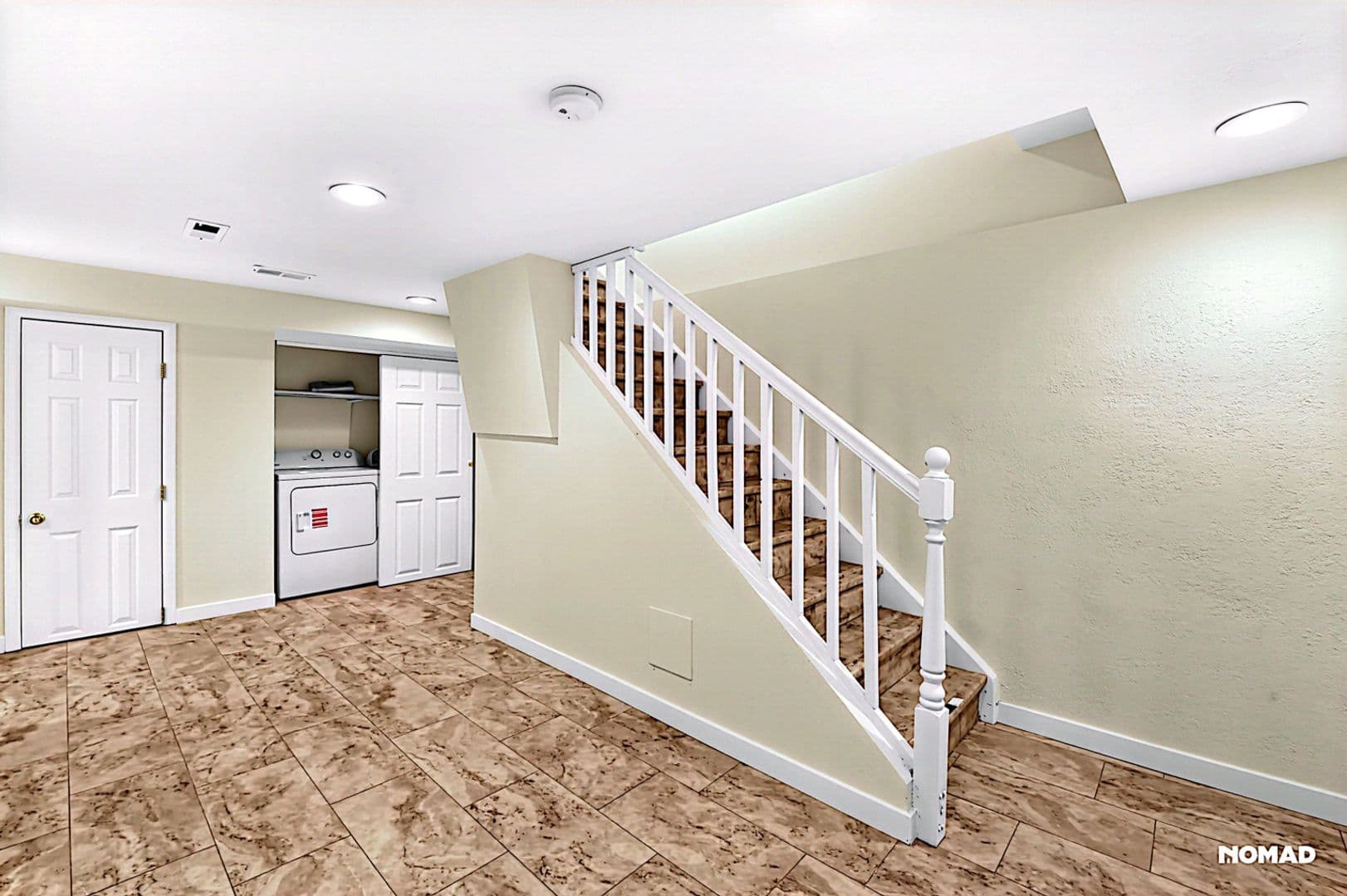 Aurora House: 1533 S Buckley Way