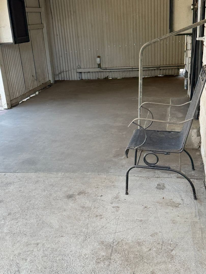 Visalia House: 16544 Avenue 291