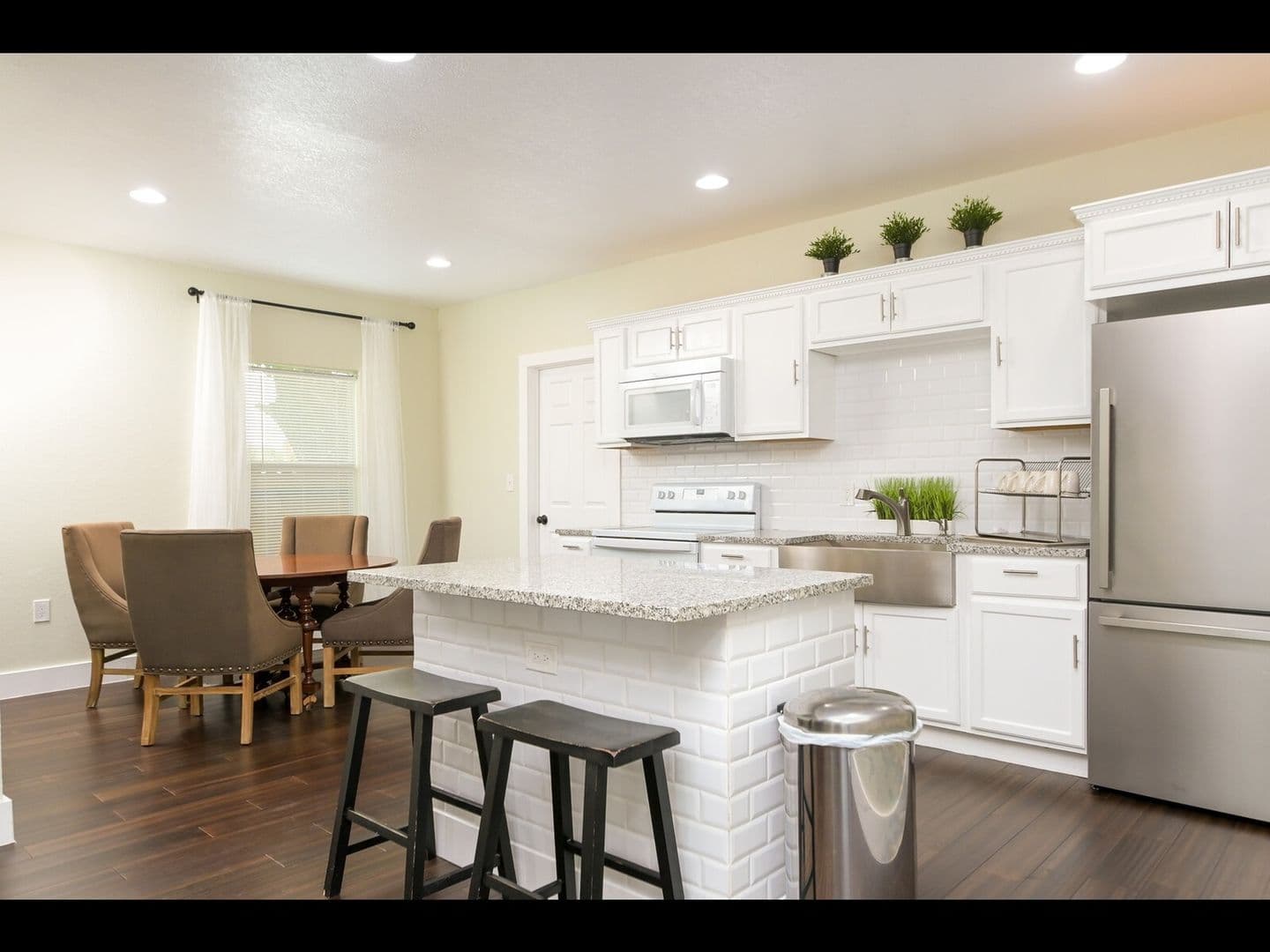 San Antonio House: 1226 Lamar St