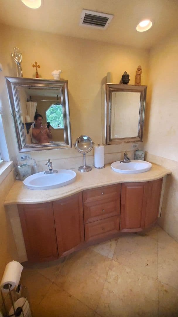 Lake Worth Beach House: 215 N Palmway