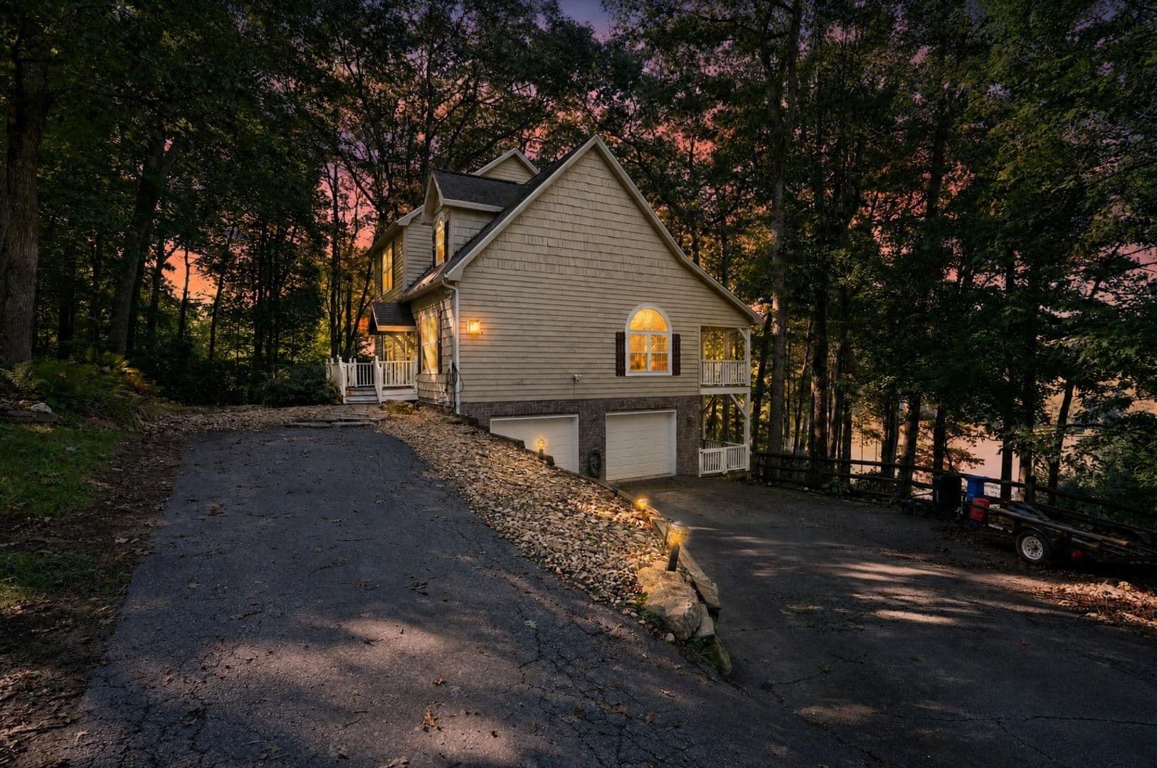 Fleetwood House: 110 Birch Leaf Ln