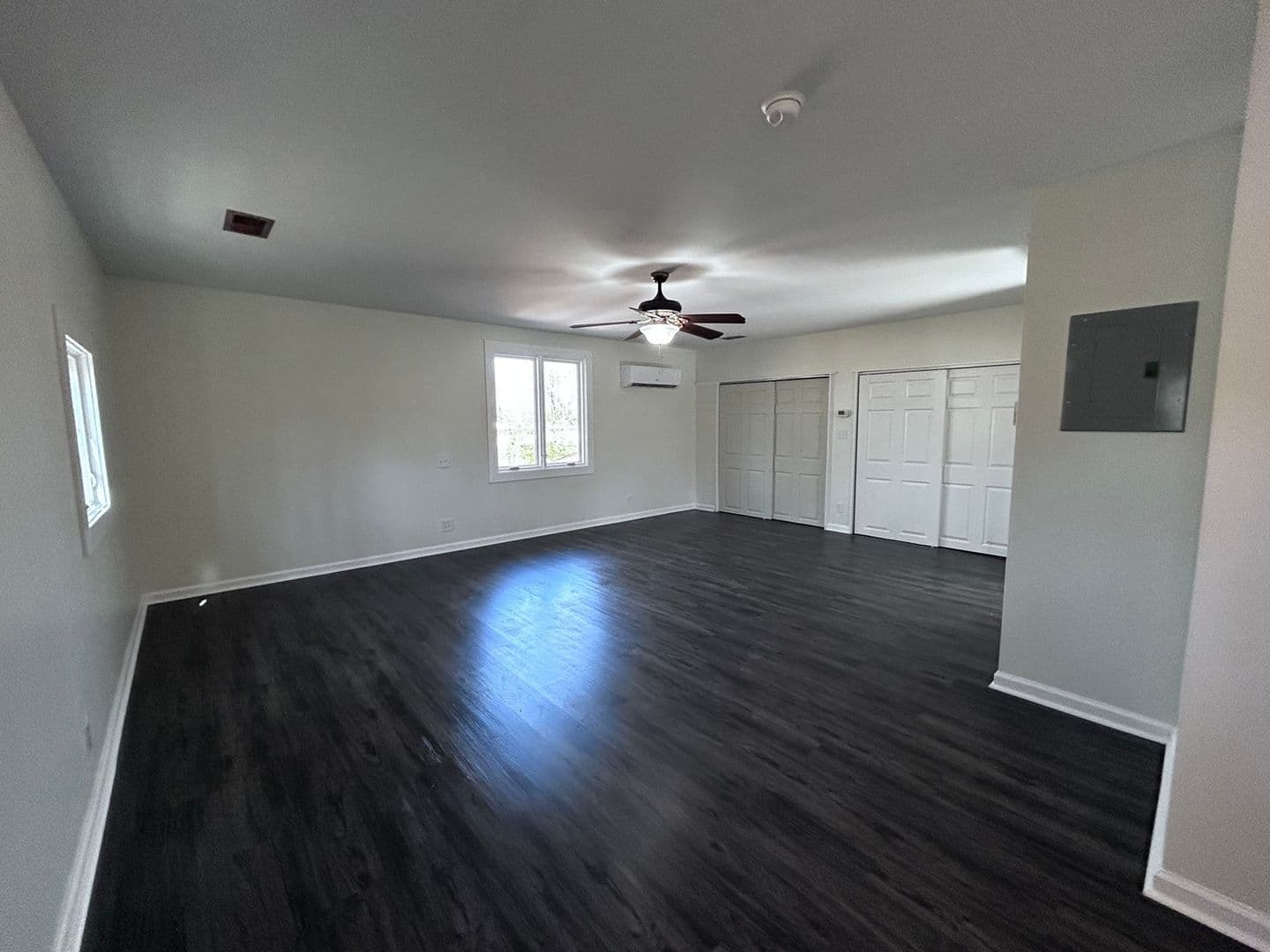 Columbia House: 3700 Cairnbrook Ct