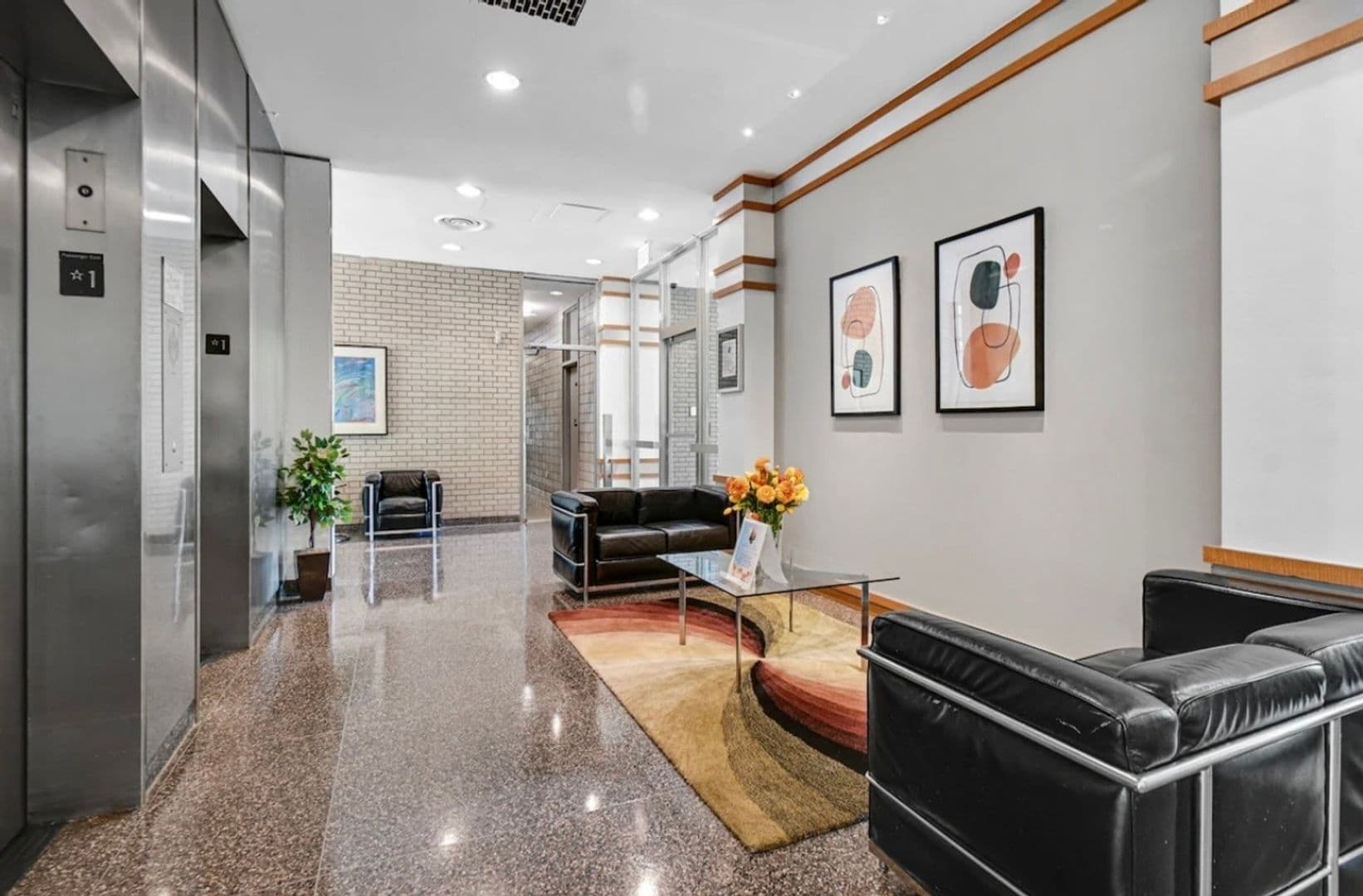 Chicago Condo: 601 E 32nd St