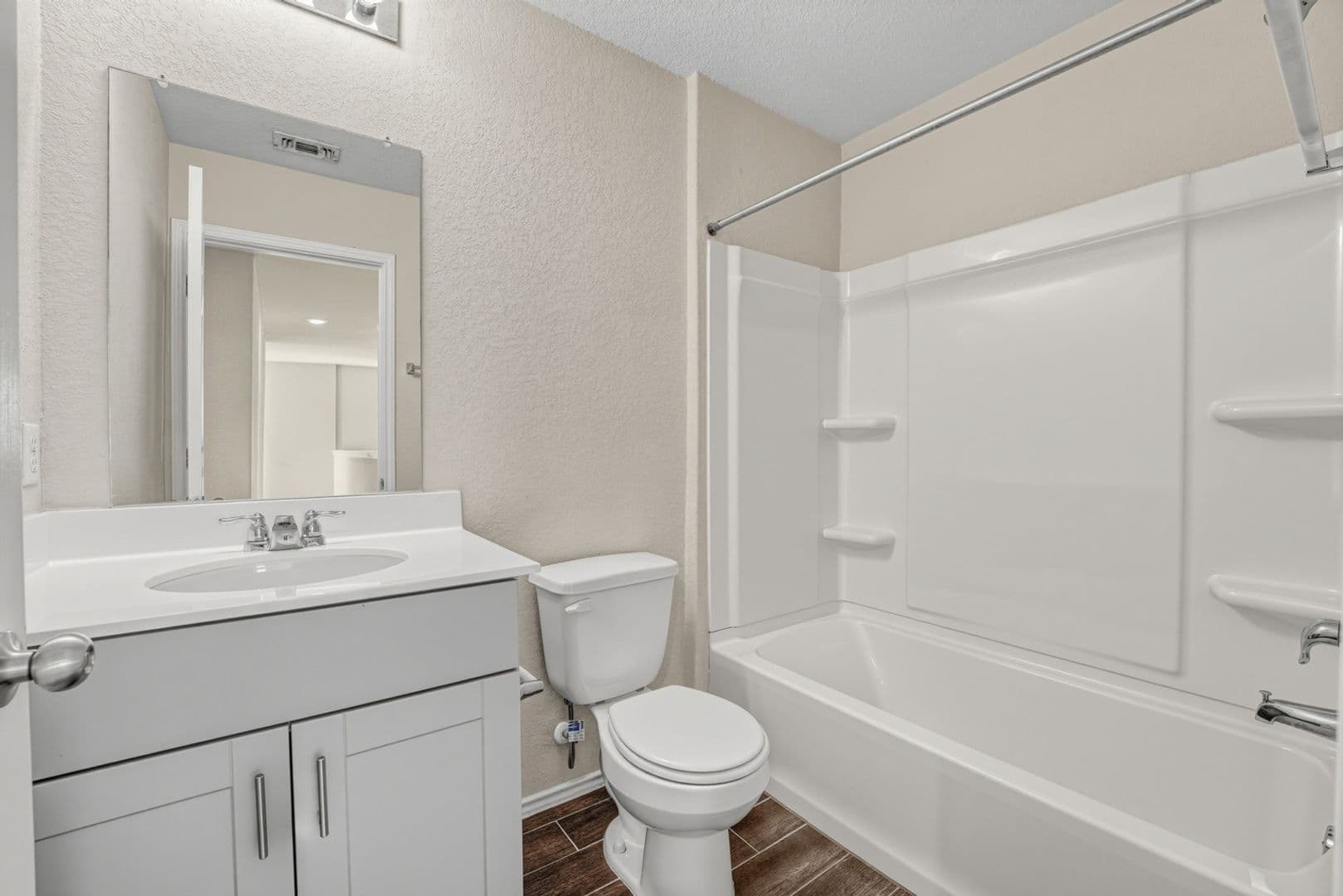 Manor House: 11111 Mestengo Dr