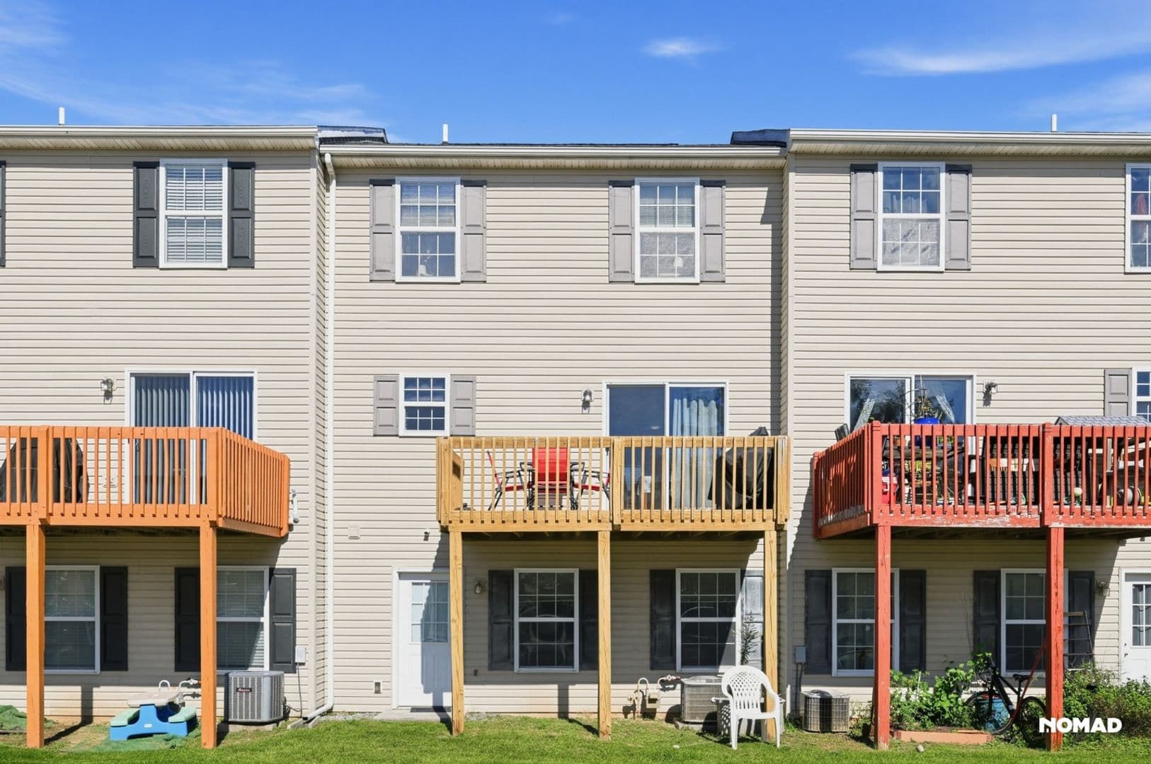 Carlisle Townhome: 318 Sherman Ave