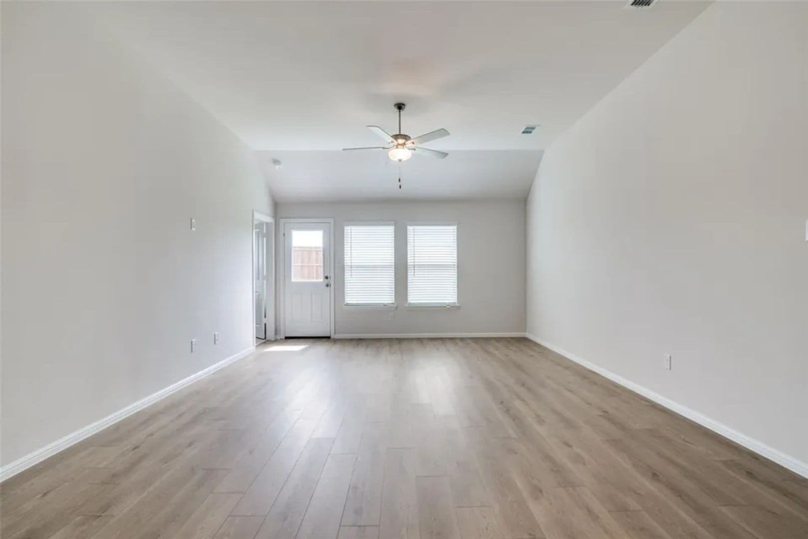 Royse City House: 213 Corcovado Ave